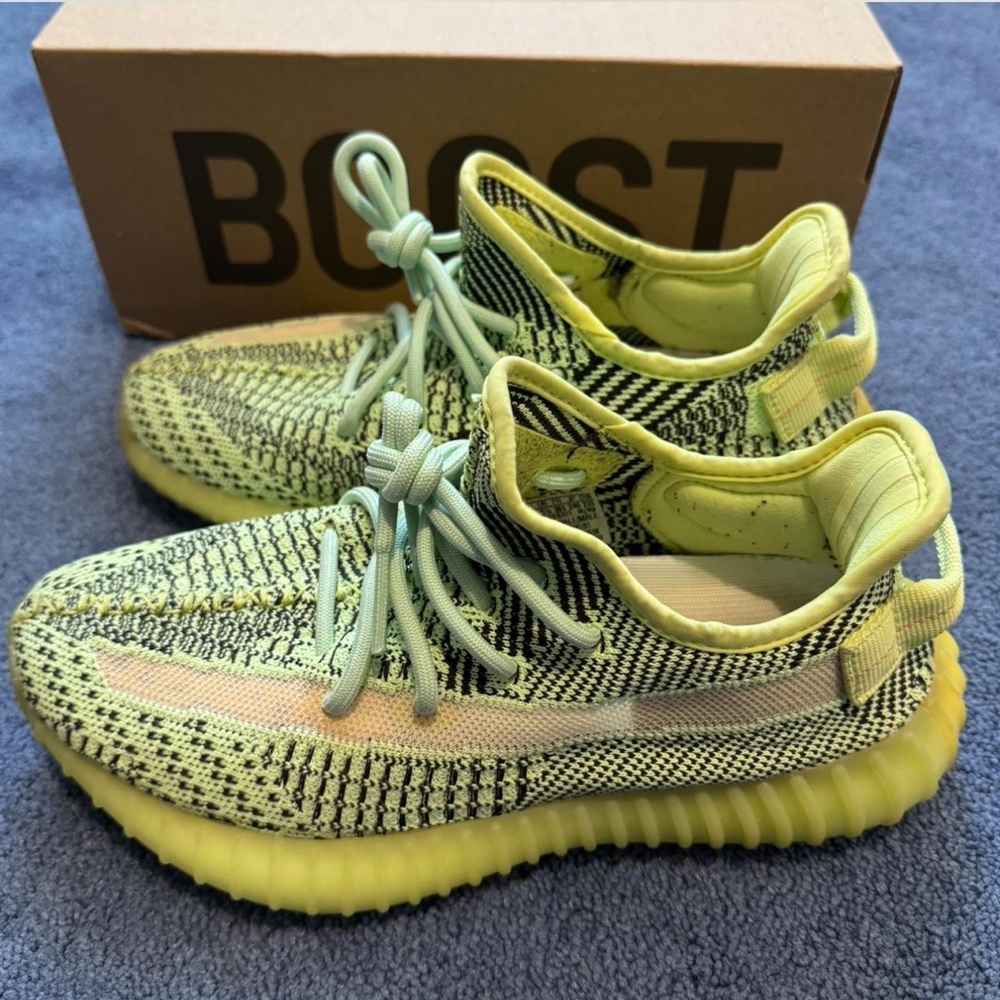 Adidas Yeezy Boost 350 V2 Yeezreel